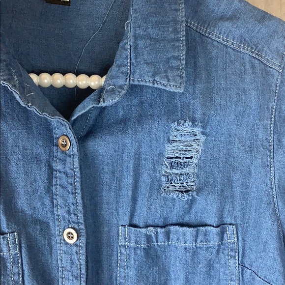 Forever 21 distressed chambray button up top size Small - Picture 6 of 7